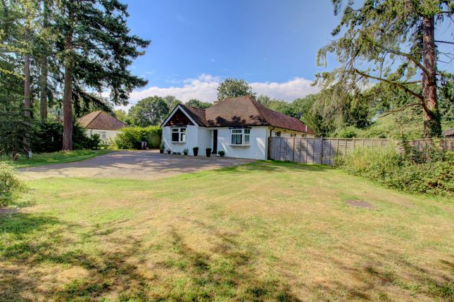 3 bed property, in Broadbridge Lane, £700,000