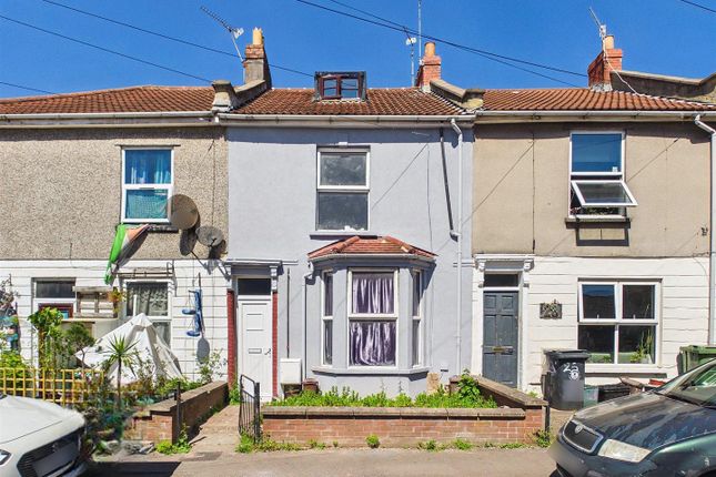 2 bed property, in High Street, £275,000