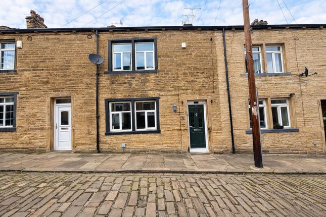 3 bed property, in Spring Street, £180,000
