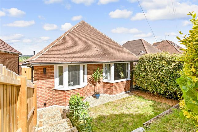 3 bed property, in Westfield Crescent, £550,000