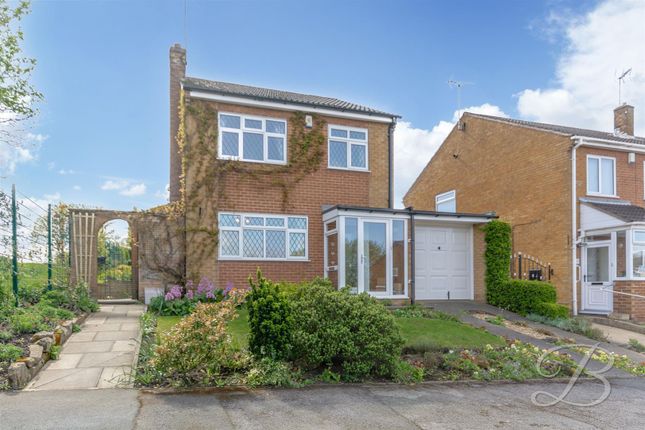 3 bed property, in Abbey Court, £235,000
