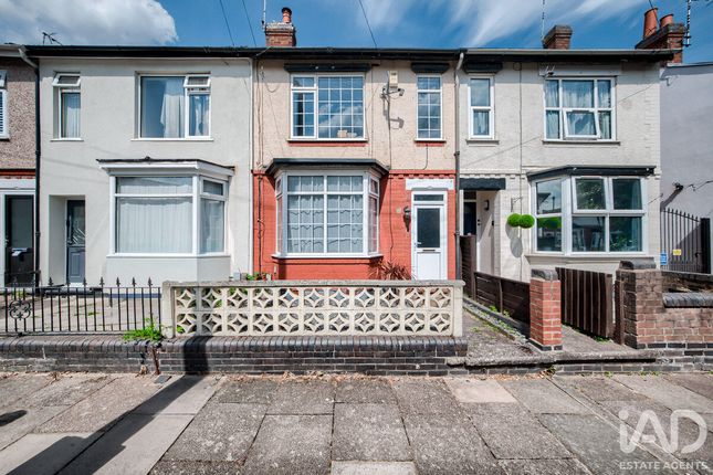 2 bed property, in Harris Road, £200,000