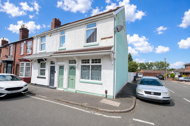2 bed property, in Raglan Street, £145,000