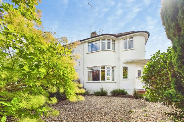 3 bed property, in Greenway, £500,000