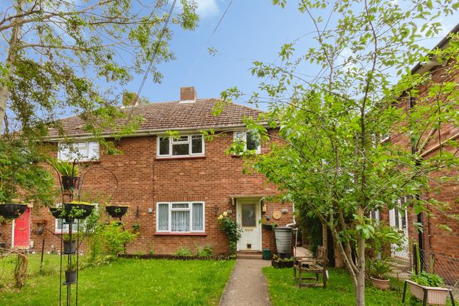 1 bed property, in Howard Close, £140,000