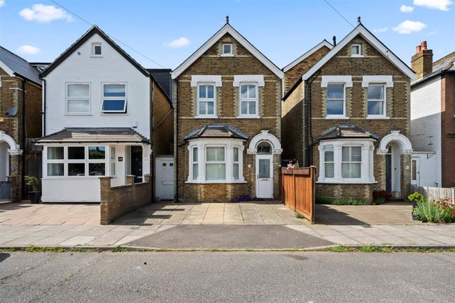 3 bed property, in St. Albans Road, £1,295,000