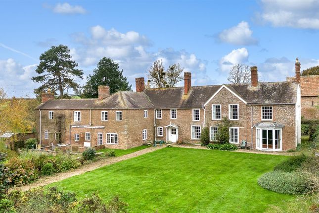 6 bed property, in How Caple, £975,000