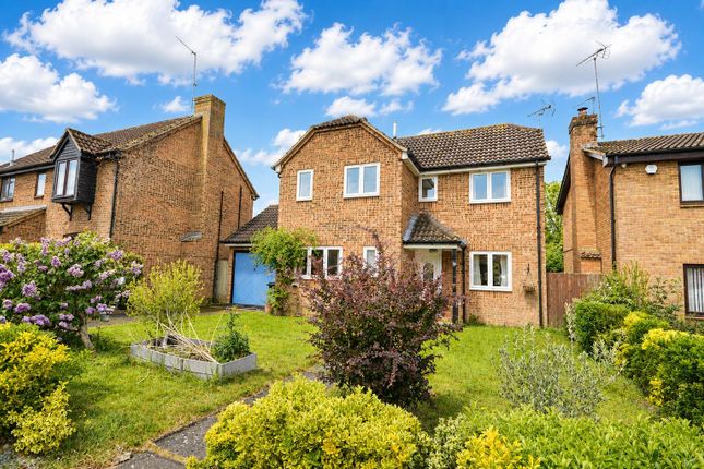 3 bed property, in Oakleas Rise, £295,000