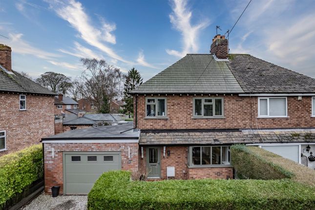 3 bed property, in Woodlands Drive, £475,000