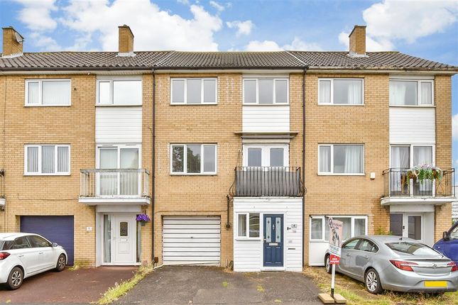 4 bed property, in Great Knightleys, £280,000
