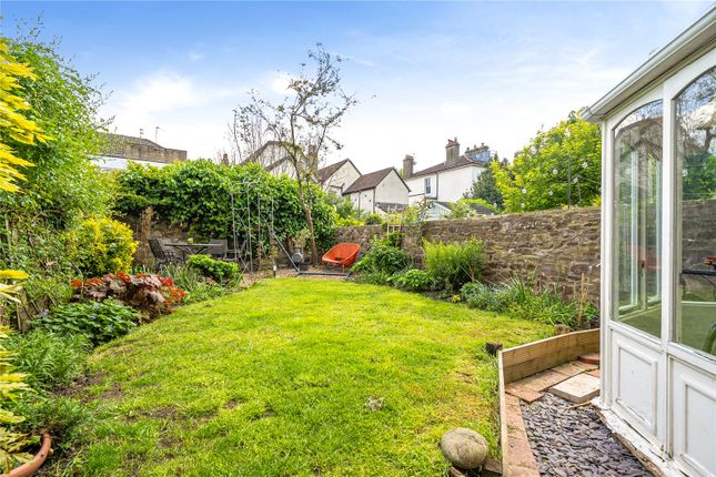 1 bed property, in Cotham Road South, £395,000