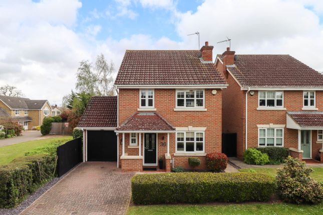 4 bed property, in Sycamore Close, £700,000