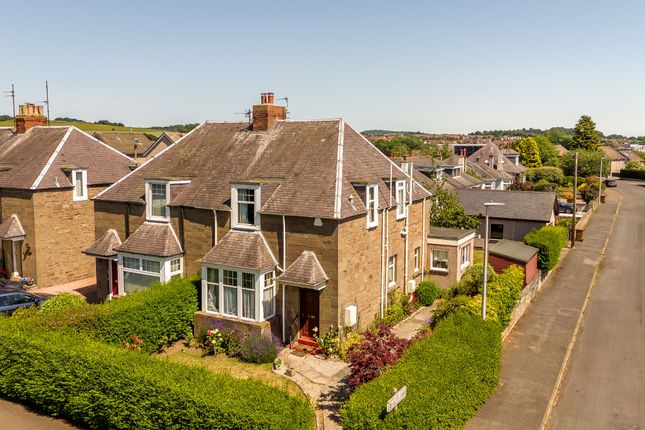 4 bed property, in 16 Montague Street, £310,000