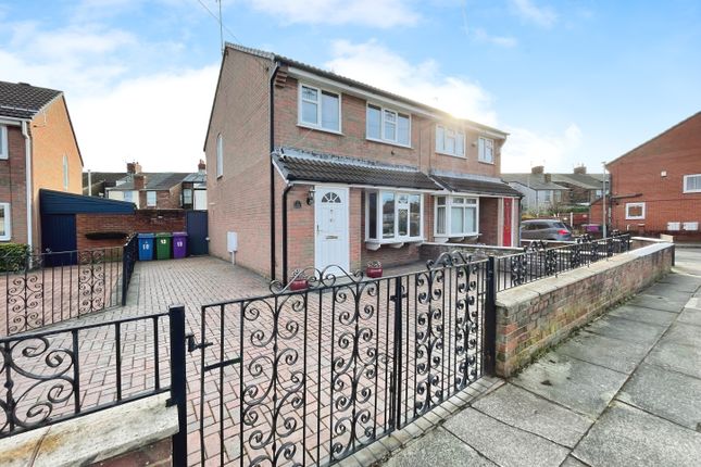3 bed property, in Tweed Close, £180,000