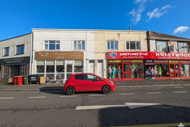 2 bed property, in 33 Castle Lane West, £40,000