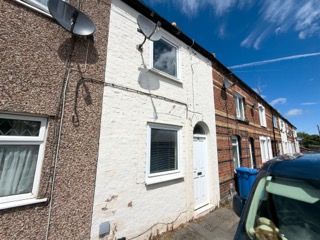 1 bed property, in Park Street, £80,000