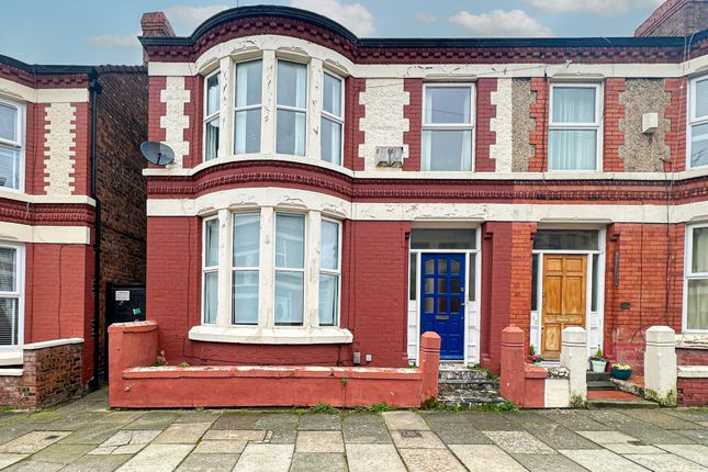 1 bed property, in Hereford Road, £150,000