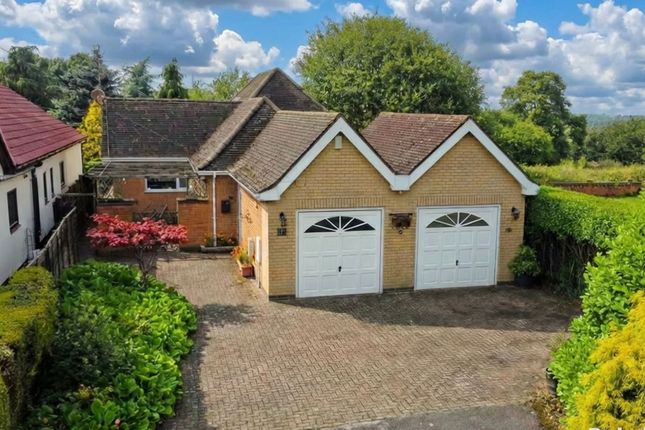 2 bed property, in Spring Lane, £425,000