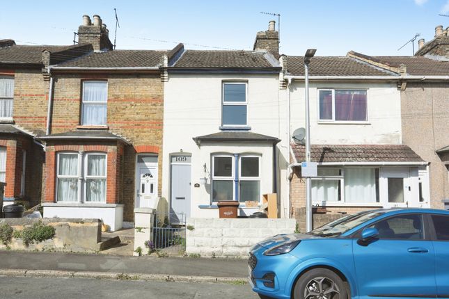 3 bed property, in Chaucer Road, £170,000