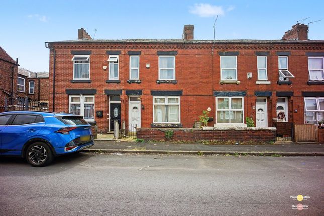 2 bed property, in 32 Wistaria Road, £80,000