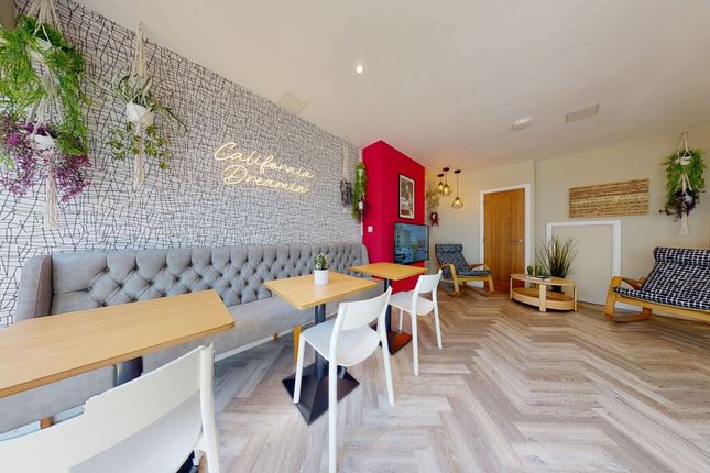 7 bed property, in 105 Ridgeway Drive, £975,000