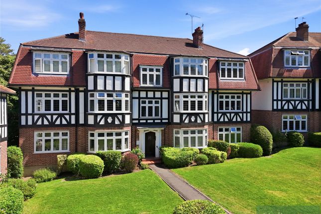 3 bed property, in Grange Court, £400,000