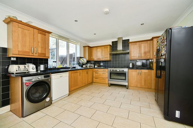 4 bed property, in Larkfield Way, £700,000