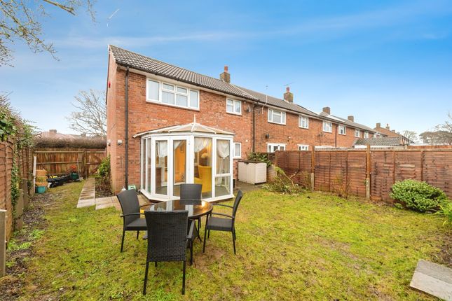 3 bed property, in Birchwood Avenue, £425,000