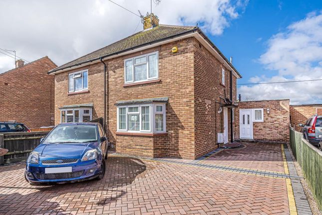 2 bed property, in Spencer Avenue, £375,000