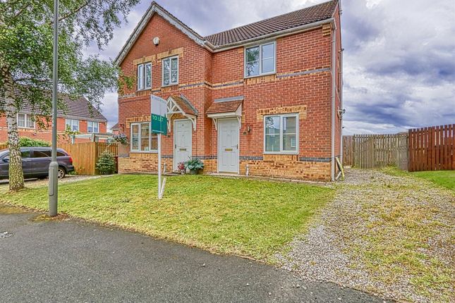 2 bed property, in Lathkill Court, £145,000