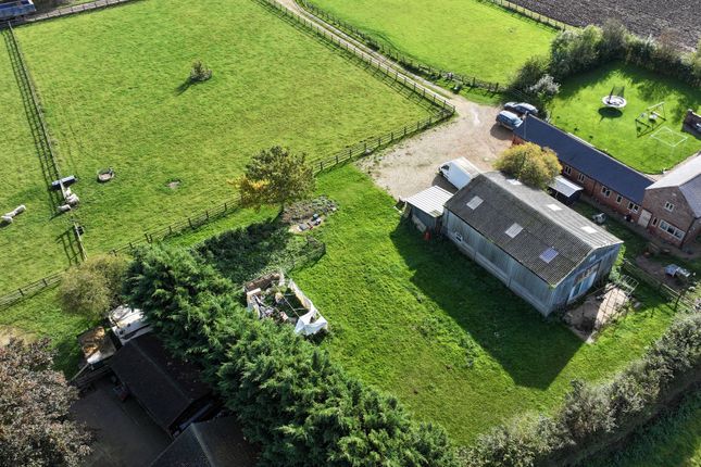 4 bed property, in Low Grounds, £170,000
