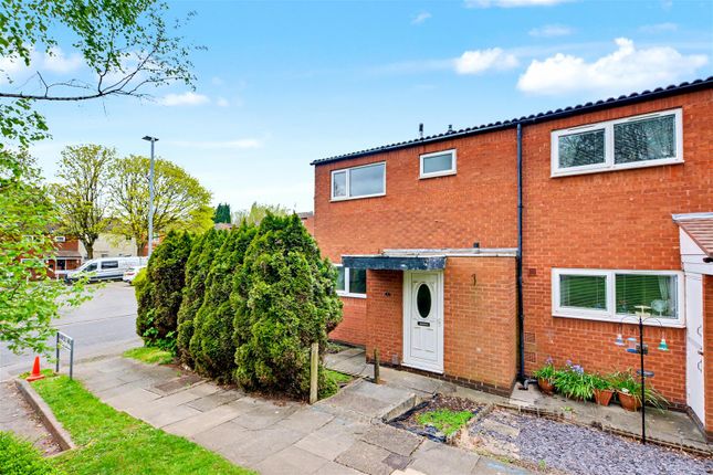 3 bed property, in Harpole Walk, £165,000