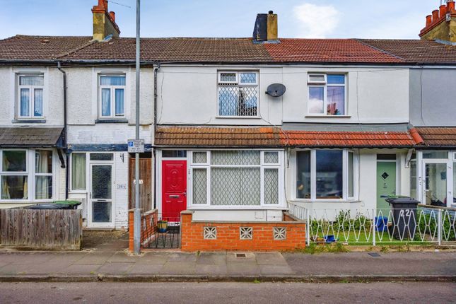 2 bed property, in Mostyn Road, £270,000