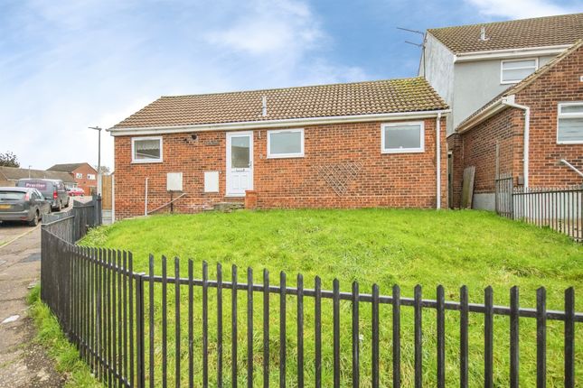 2 bed property, in William Boys Close, £235,000