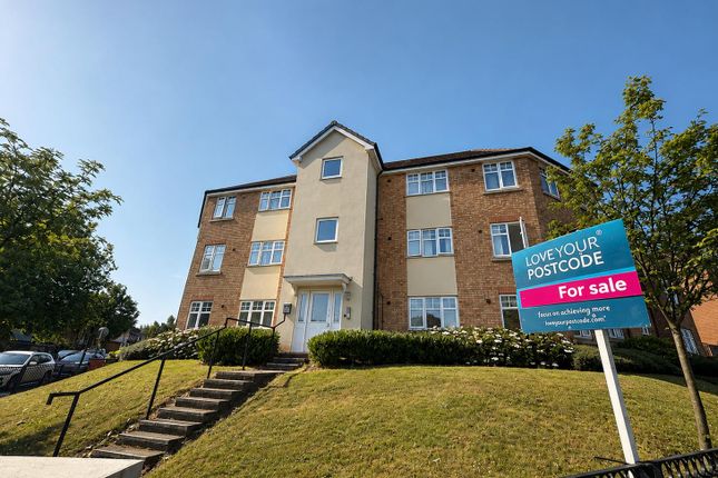 2 bed property, in Birmingham Road, £105,000