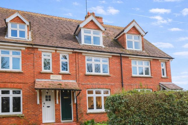 3 bed property, in Nuthurst Road, £525,000