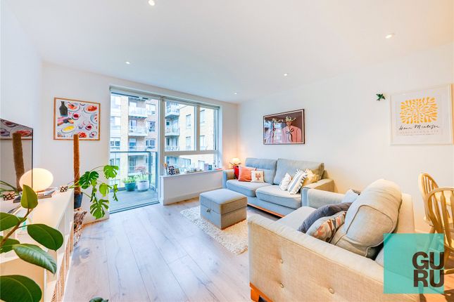 1 bed property, in High Street, £398,000