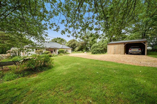 3 bed property, in Shilvinghampton, £900,000