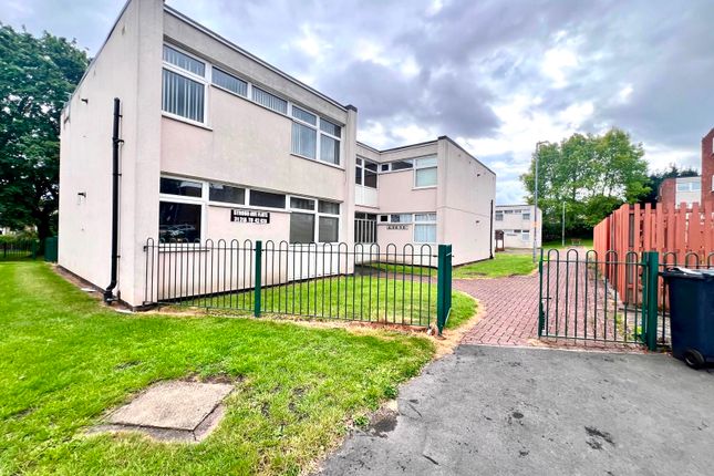 1 bed property, in Stroud Avenue, £85,000
