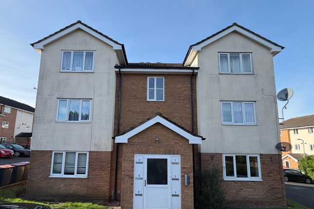 2 bed property, in Charlecote Park, £77,000