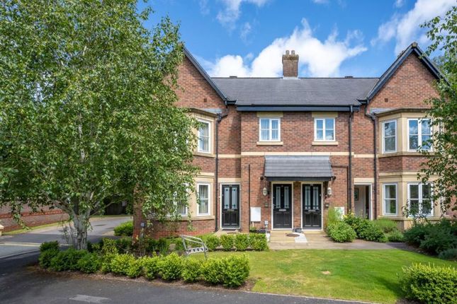 2 bed property, in Grammar School Court, £145,000