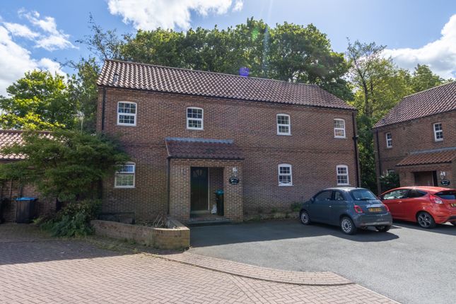 1 bed property, in Horsefair, £83,000