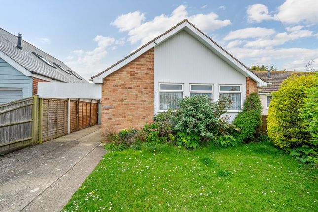 2 bed property, in Seafield Close, £450,000