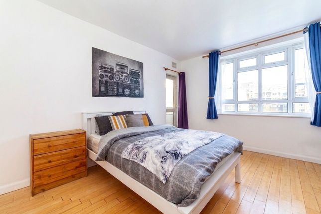 3 bed property, in Darlan Road, £470,000