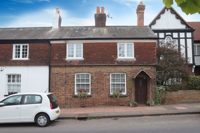 2 bed property, in Hayes Street, £600,000