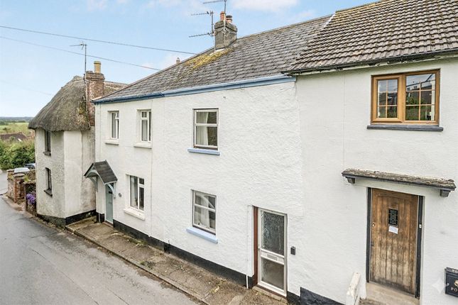 1 bed property, in Victoria Road, £140,000