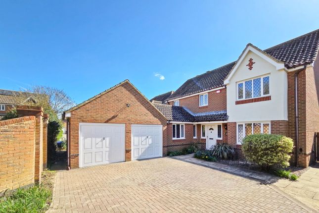 4 bed property, in Oakland Court, £615,000