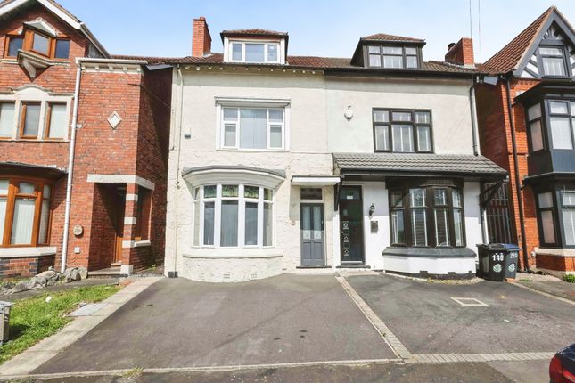6 bed property, in Manor Road, £425,000