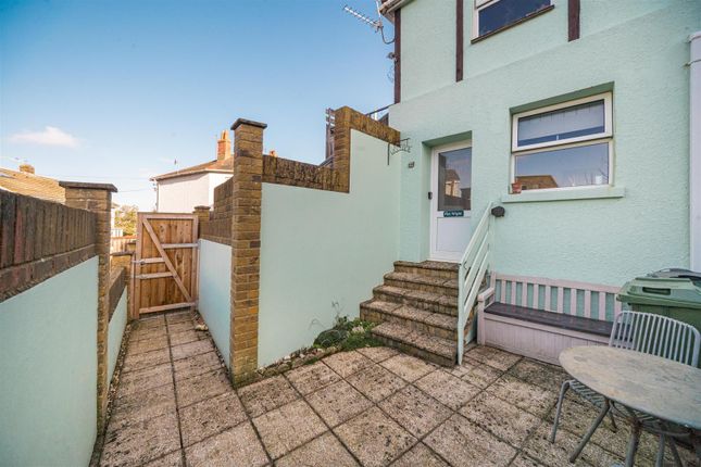 2 bed property, in Bembridge, £215,000