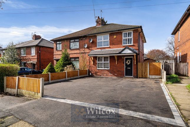3 bed property, in Ainsworth Road, £200,000